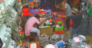রাজধানীর পৃথক স্থানে গুলি হামলার ঘটনায় আহত ২